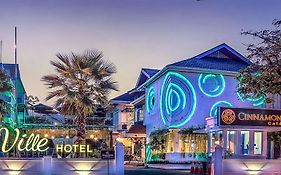 D ox Ville Hotel Padang